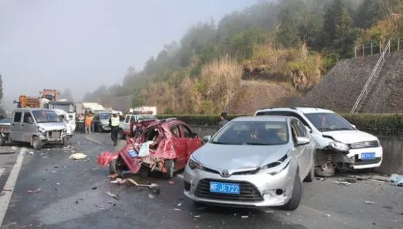 假期高速行駛攻略，看一遍絕對平安！