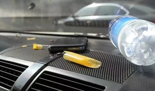 【天嬌用車學(xué)】暴曬后的汽車究竟有多毒？超乎你想象