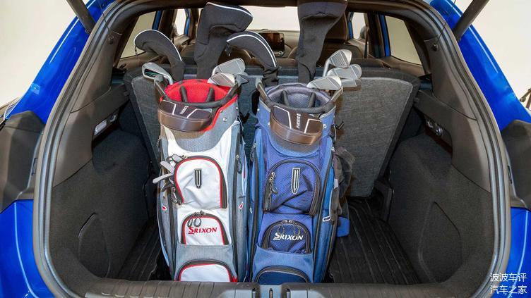 福特發(fā)布PUMA小型SUV官圖，歐式風(fēng)格，造型很有柔和感