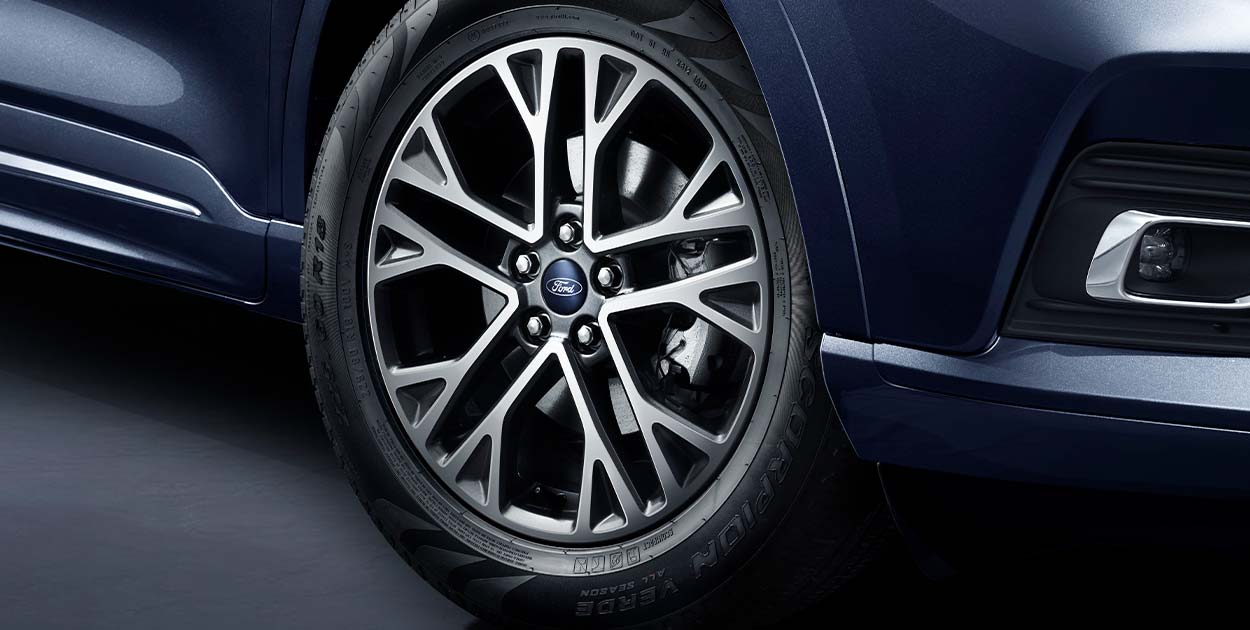 邵陽長安福特銳際ESCAPE - 四驅(qū)先鋒SUV，勁勢登場