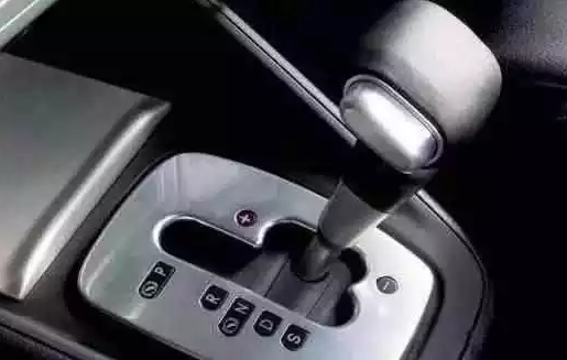 自動(dòng)檔車這樣開提前報(bào)廢，多少老司機(jī)中招