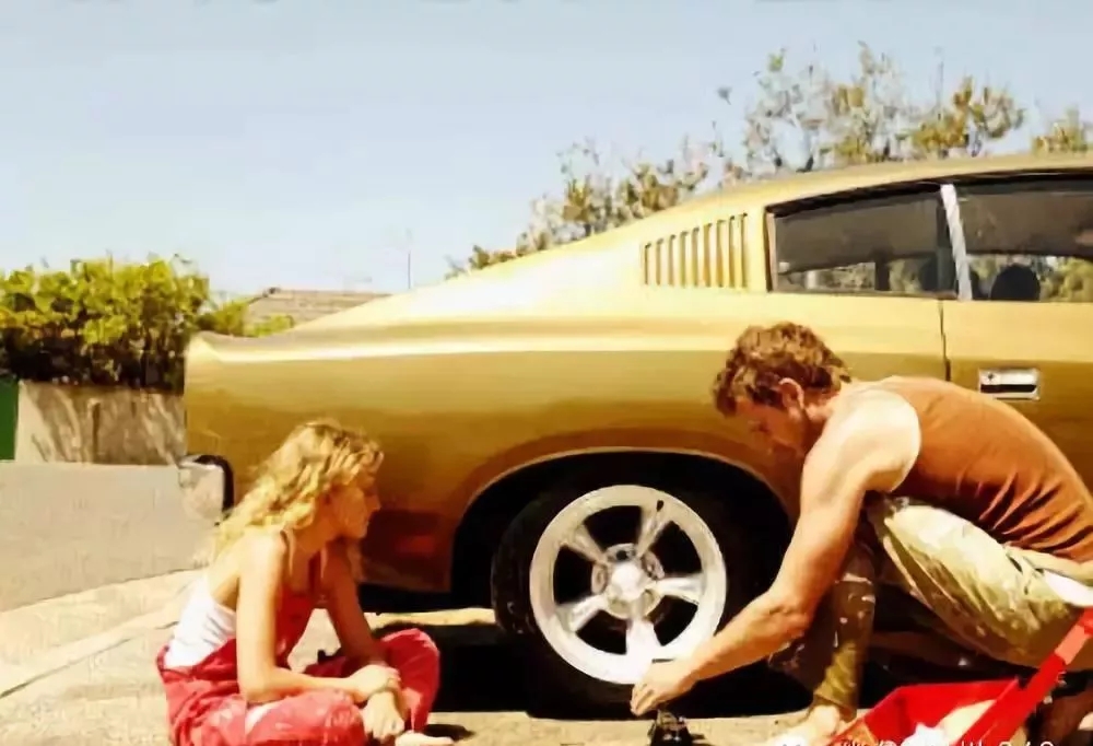 哪些錯(cuò)誤的操作能增加爆胎的風(fēng)險(xiǎn)呢？