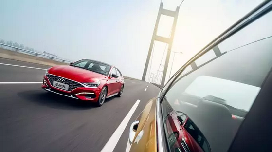 【安全駕駛】冬季開窗除霧冷颼颼，車窗起霧如何破？