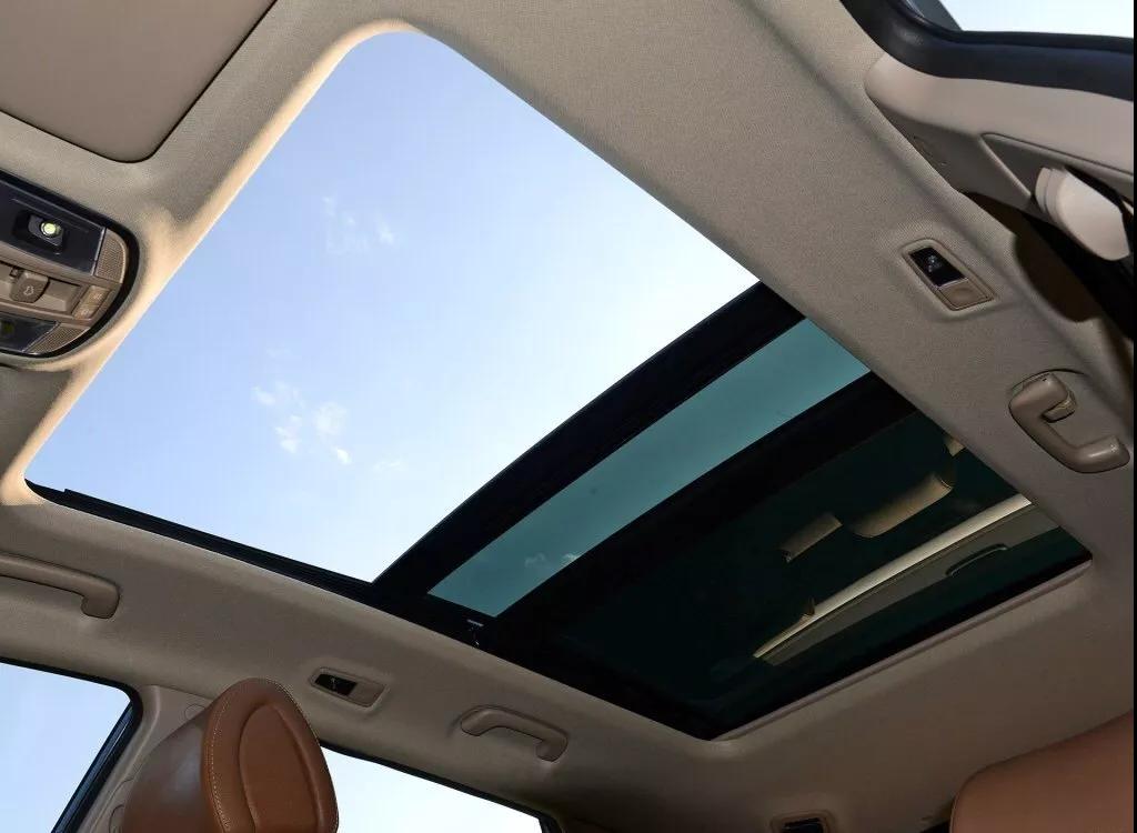 汽車內(nèi)頂棚臟了，如何清理？