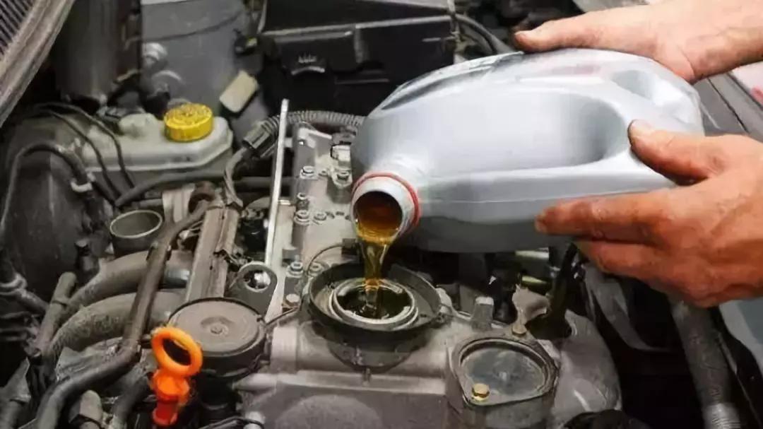 全合成機(jī)油和半合成哪個(gè)更好？