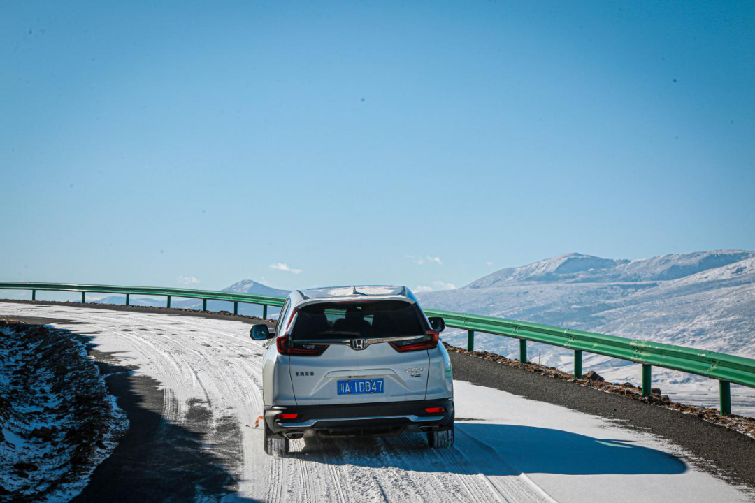 游記連載 | 前往格聶神山的路上，我們進行了一場“冰雪試駕”