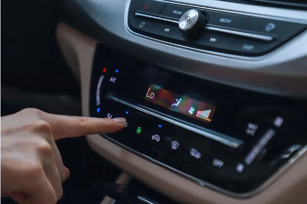 用車百科｜夏天車內(nèi)開空調(diào)的五個誤區(qū)，你中了幾個？