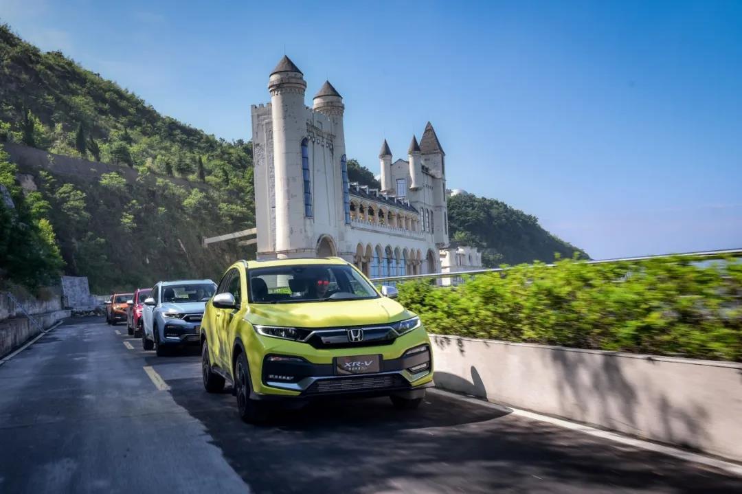 媒體視角 | 即將“解鎖”小型SUV首個(gè)百萬(wàn)輛成就，XR-V為啥被年輕人“愛(ài)不夠”？