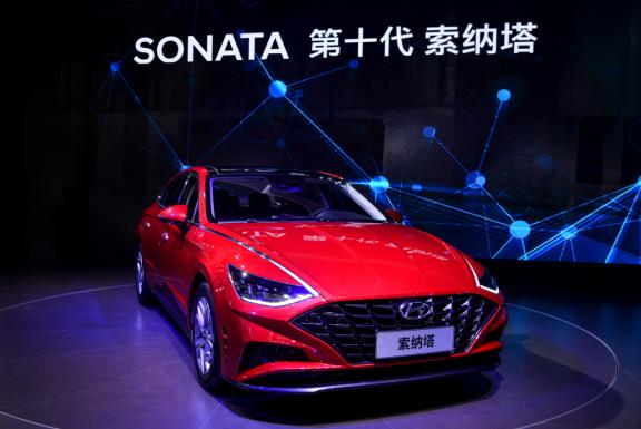 天生出色 | 生于烈焰，當(dāng)紅不讓