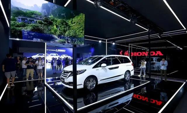 媒體視角 | 詮釋黃金平衡的艾力紳，引領(lǐng)日系MPV“全盛時(shí)代”